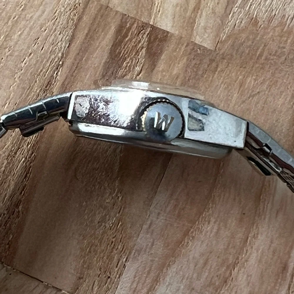 Waltham 17 Jewels Rare Vintage Mechanical Ladies Watch Stainless Dial Bracelet